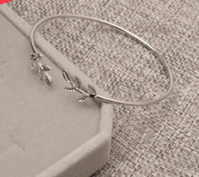 Load image into Gallery viewer, Fashion Simple Gold Silver Plated Cuff Bracelets For Women Leaves Bracelets Popular Open Bangle Bracelets T433 7g
