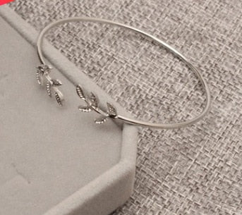 Fashion Simple Gold Silver Plated Cuff Bracelets For Women Leaves Bracelets Popular Open Bangle Bracelets T433 7g